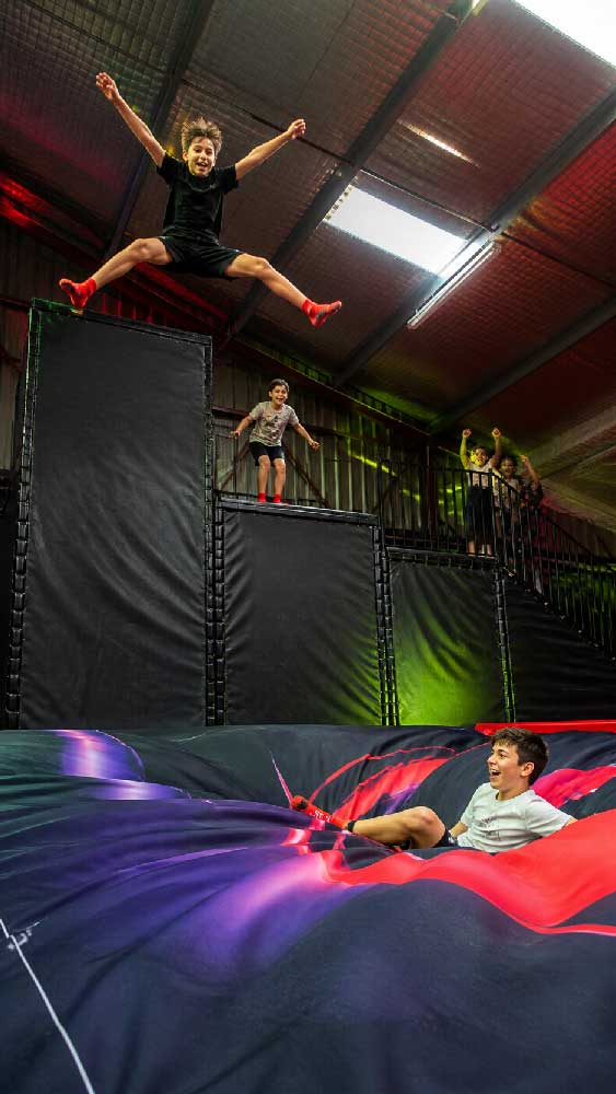 La tour de saut de Jump Indoor Avignon